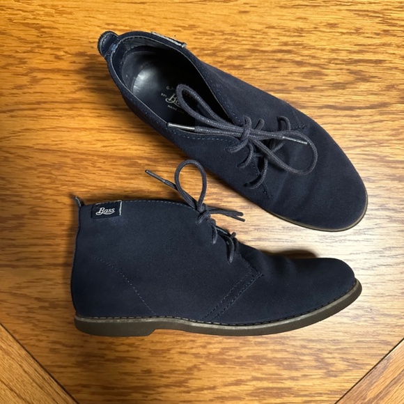 **G.H. BASS & CO.* Dark Blue Suede Booties Size 5.5 - Picture 1 of 8
